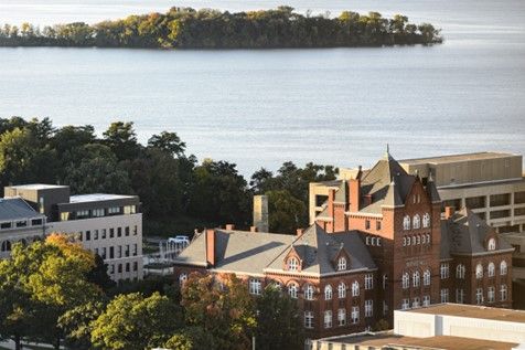 Doctorat en Études françaises et francophones à l'Université de Wisconsin-Madison